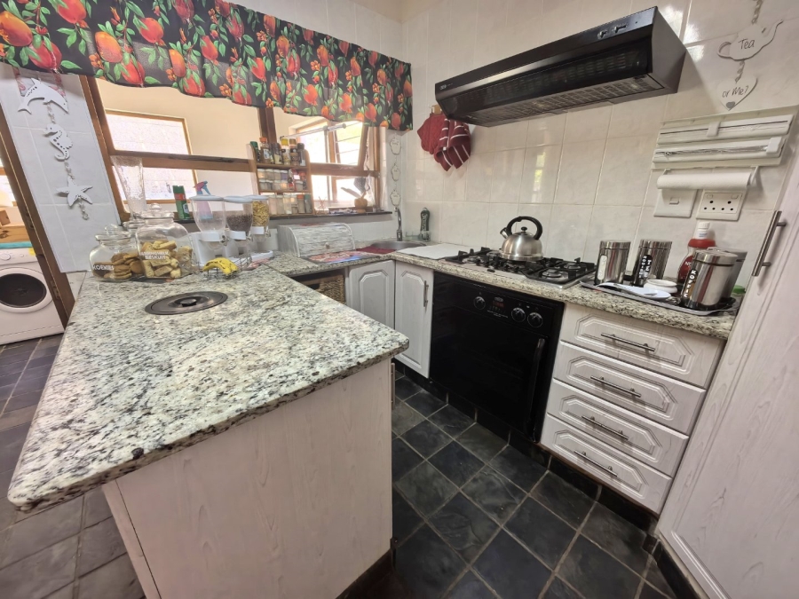 5 Bedroom Property for Sale in Fraaiuitsig Western Cape
